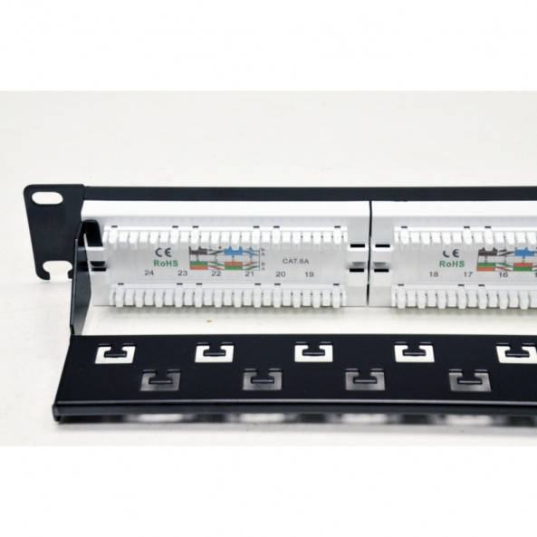 Патч-панель CMS 19" 24xRJ-45 UTP, кат. 6a з організатором кабелю і пластиковими шторками - фото 3